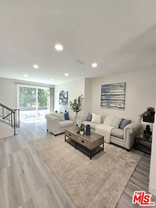 10976 1/2 National Boulevard, Los Angeles, CA 90064