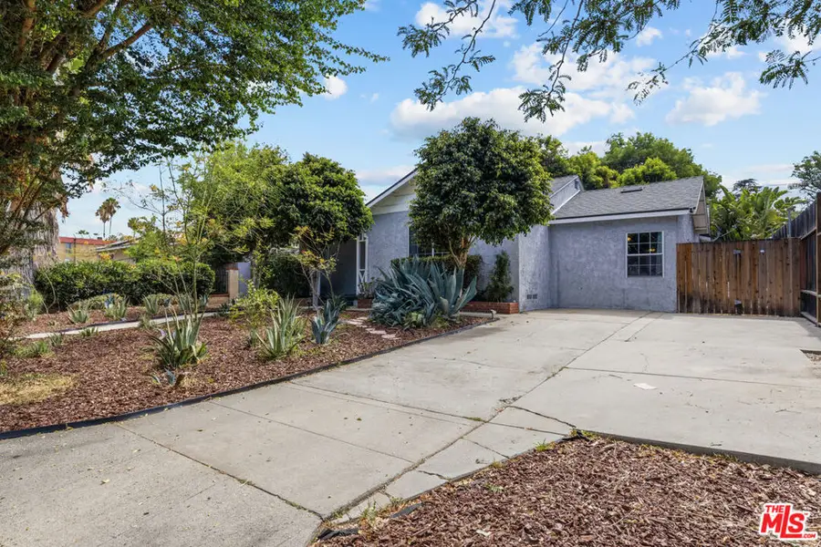 7048 Zelzah Avenue, Reseda, CA 91335 - #3