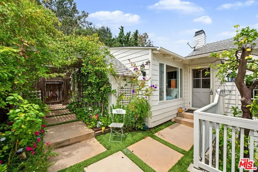 12052 Laurel Terrace Drive, Studio City, CA 91604 - #2