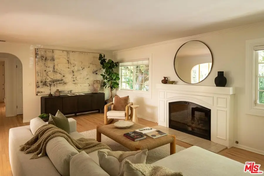 3931 Woodcliff Road, Sherman Oaks, CA 91403 - #3