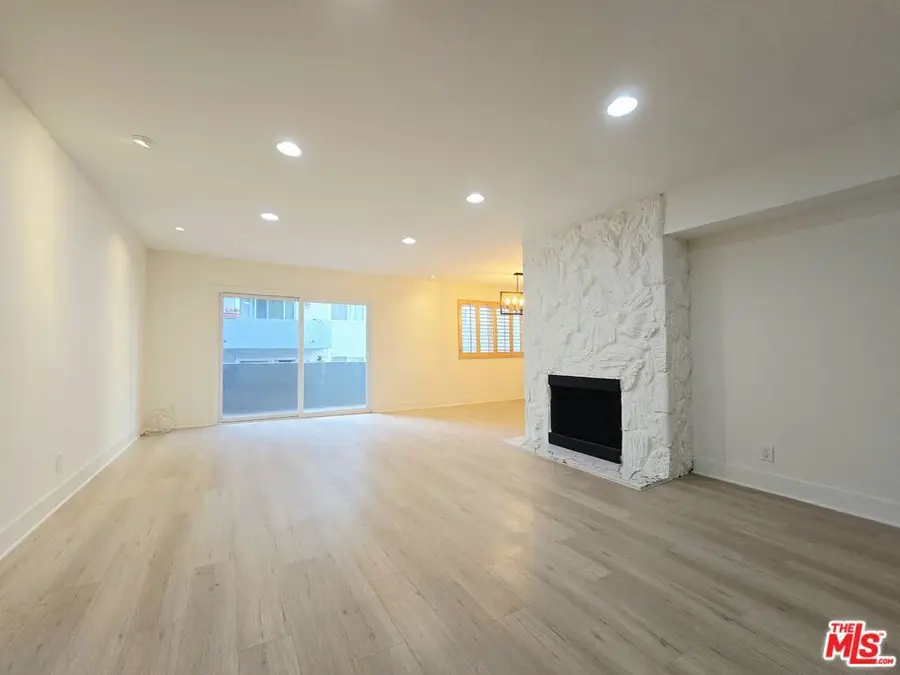 1262 S Barrington Avenue #204, Los Angeles, CA 90025 - #3