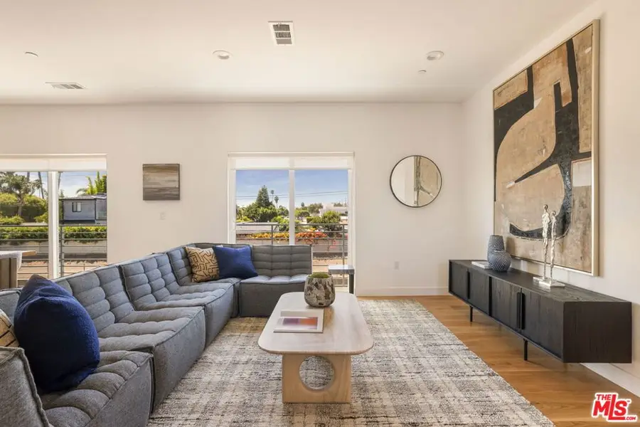 11724 Culver Boulevard #8, Los Angeles, CA 90066 - #3