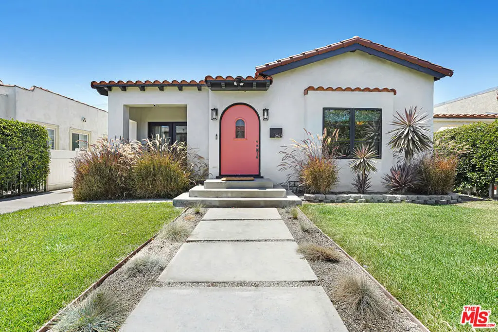 2823 S Bronson Avenue, Los Angeles, CA 90018 - #1