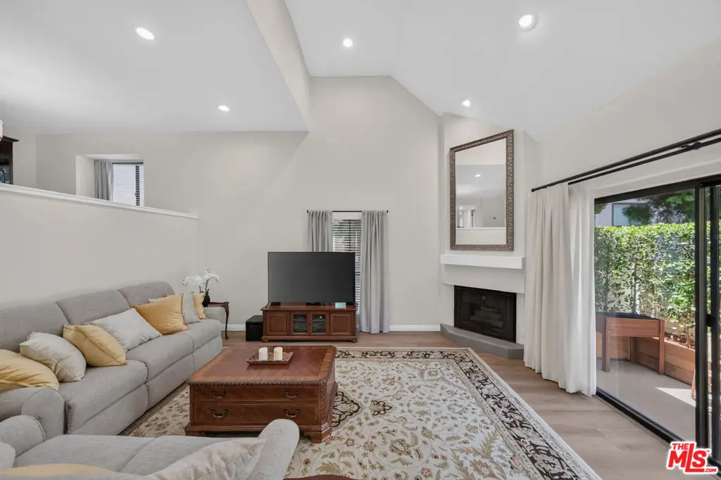 15173 Magnolia Boulevard #F, Sherman Oaks, CA 91403 - #1