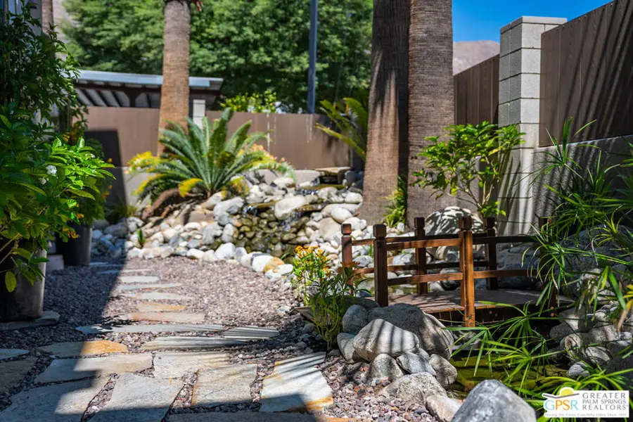 588 E San Lorenzo Road #104, Palm Springs, CA 92264 - #2