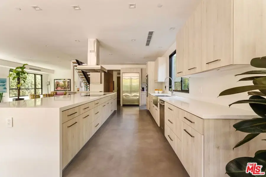 1716 Amherst Avenue, Los Angeles, CA 90025 - #3