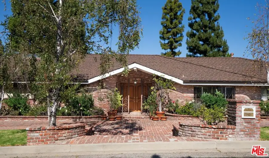16172 Royal Oak Road, Encino, CA 91436 - #2