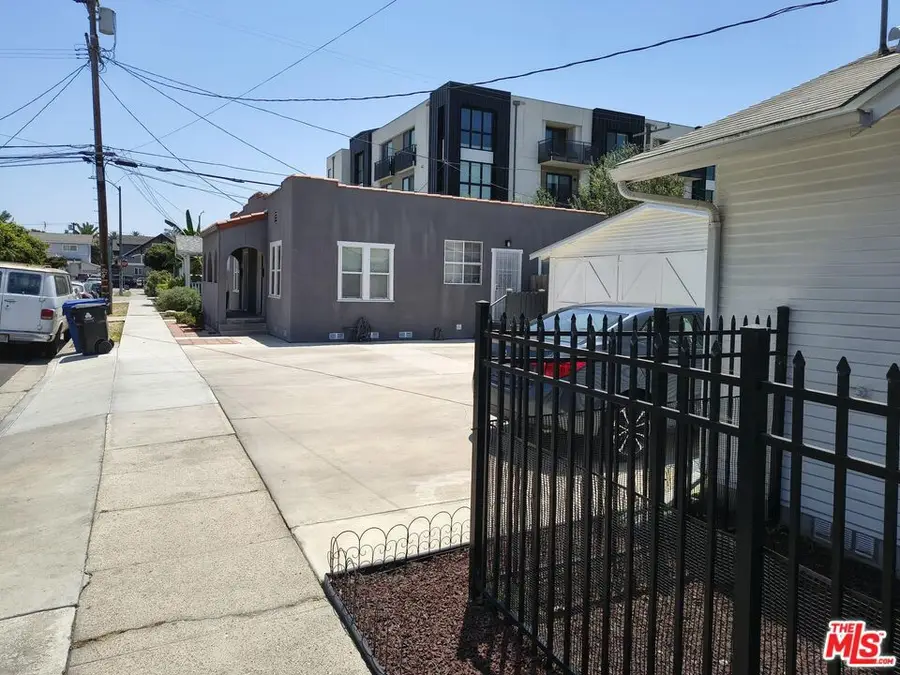 2402 Carmona Avenue, Los Angeles, CA 90016 - #3