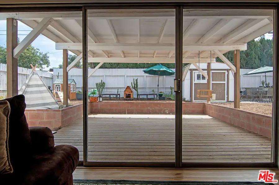 8030 Hesperia Avenue, Reseda, CA 91335 - #3