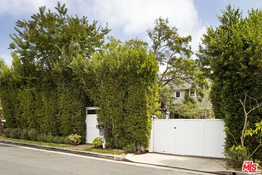 228 S Anita Avenue, Los Angeles, CA 90049 - #3