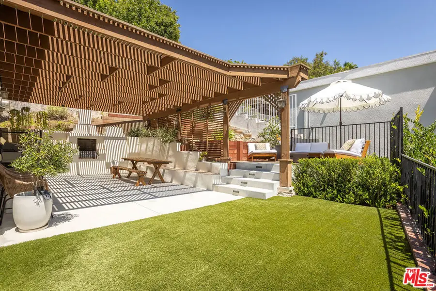4069 Murietta Avenue, Sherman Oaks, CA 91423 - #2