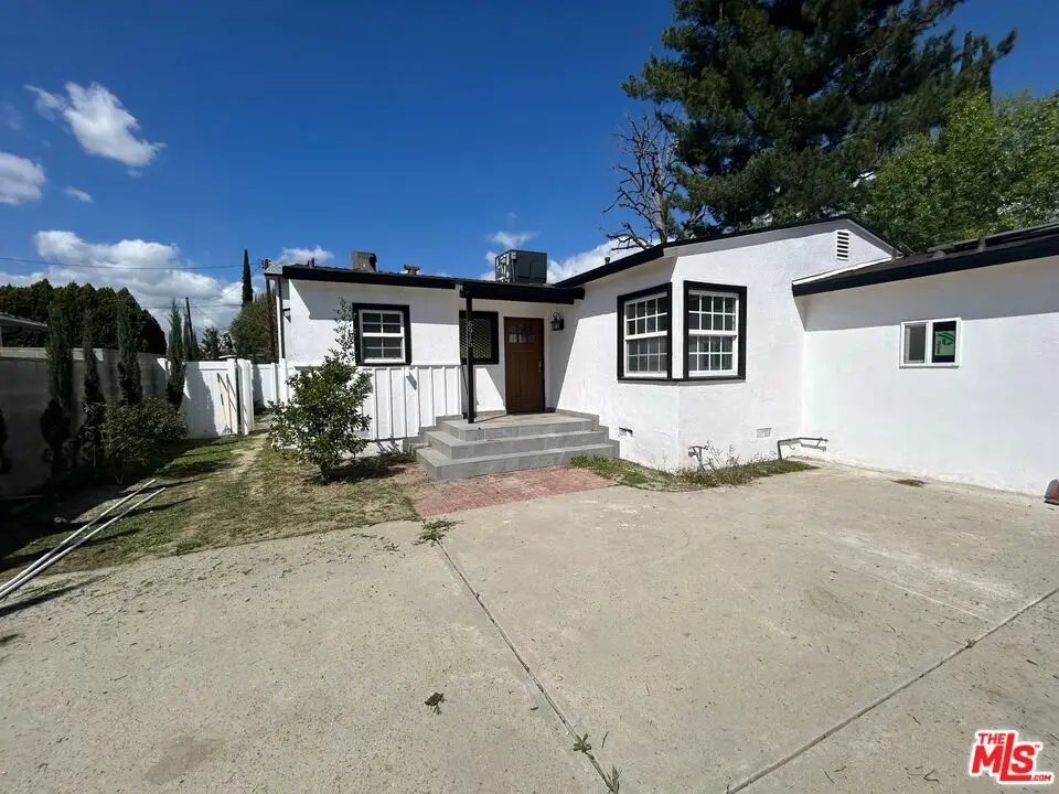 6915 Laramie Avenue, Winnetka, CA 91306 - #1