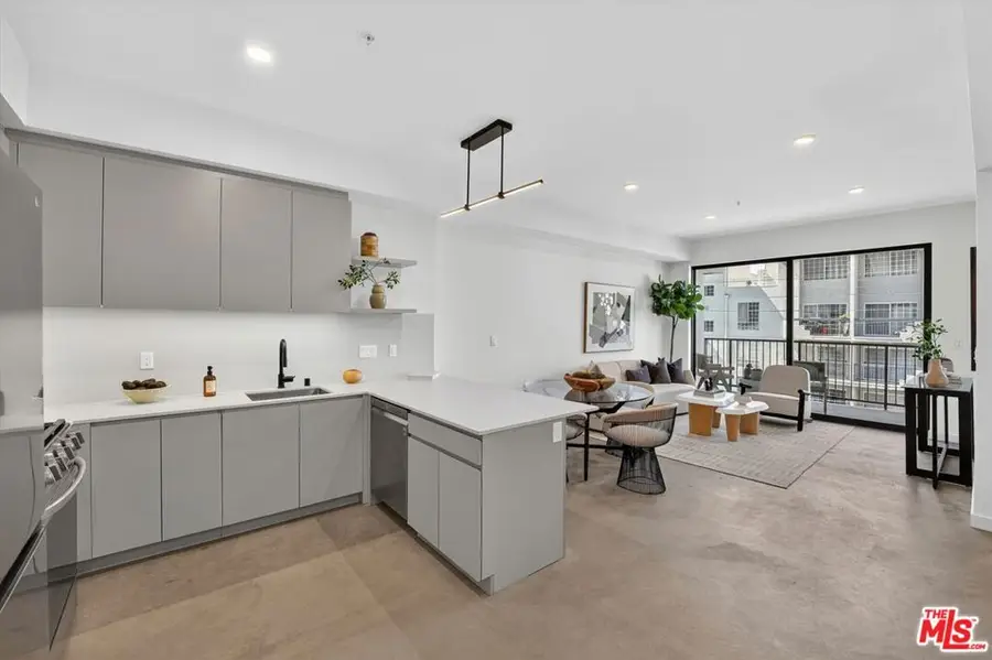 904 S New Hampshire Avenue #407, Los Angeles, CA 90006 - #2