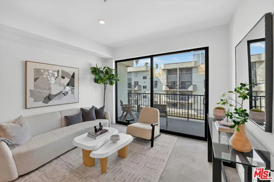904 S New Hampshire Avenue #407, Los Angeles, CA 90006 - #3