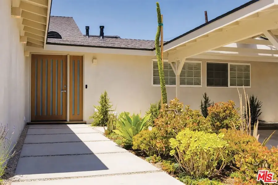 20727 Dolorosa Street, Woodland Hills, CA 91367 - #3