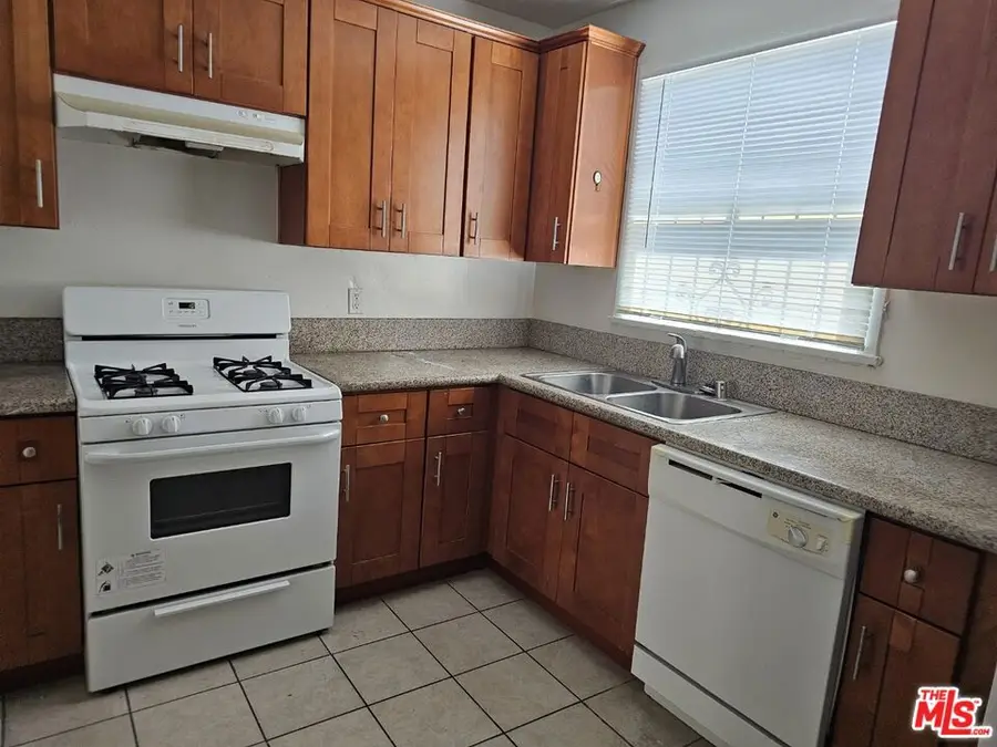 1824 S Wilton Place, Los Angeles, CA 90019 - #3