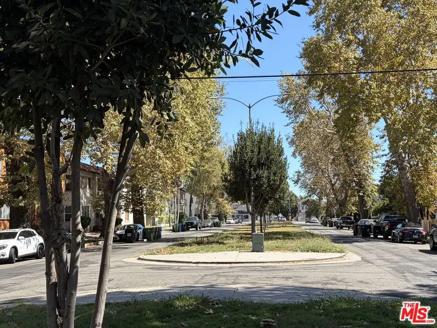 4250 8th Avenue, Los Angeles, CA 90008 - #2