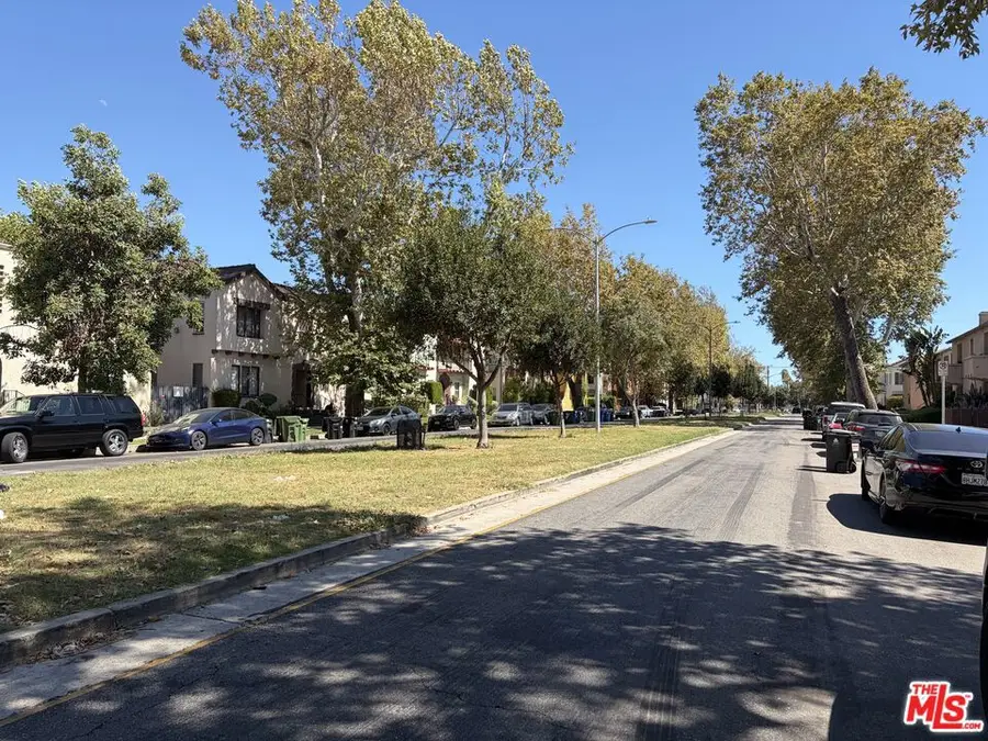 4250 8th Avenue, Los Angeles, CA 90008 - #3