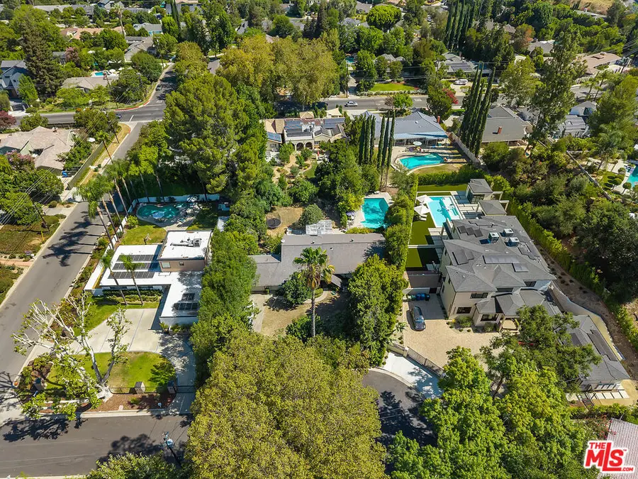 20447 Robert Place, Woodland Hills, CA 91364 - #3