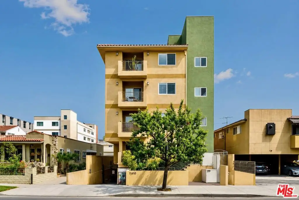 936 N Hudson Avenue #302, Los Angeles, CA 90038 - #1