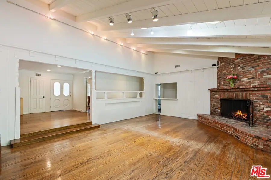 16011 Meadowcrest Road, Sherman Oaks, CA 91403 - #3