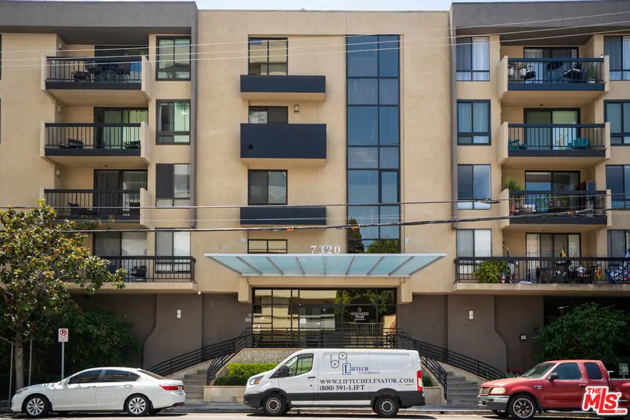 7320 Hawthorn Avenue #425, Los Angeles, CA 90046 - #3