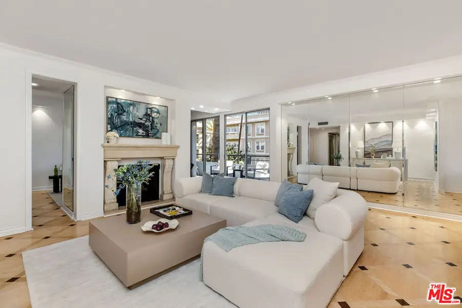 121 S Palm Drive #403, Beverly Hills, CA 90212 - #2