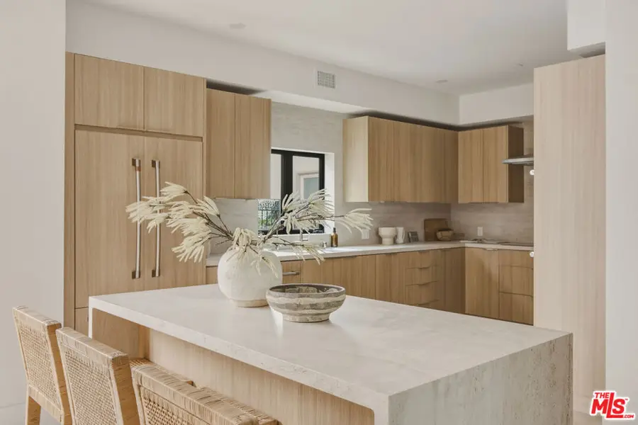 11967 Mayfield Ave #105, Los Angeles, CA 90049 - #2