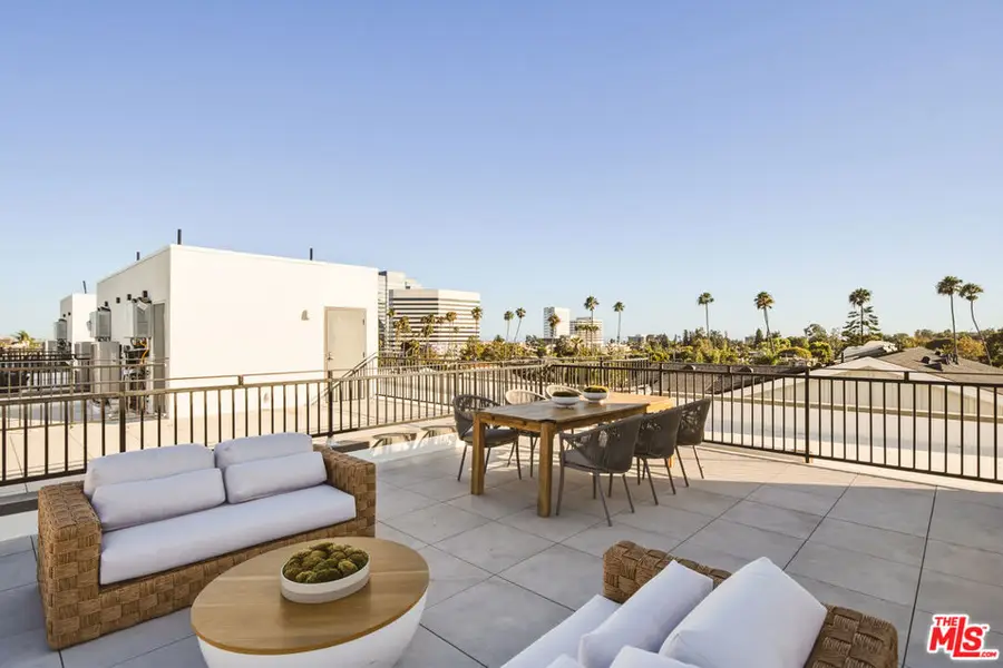 11967 Mayfield Ave #108, Los Angeles, CA 90049 - #3