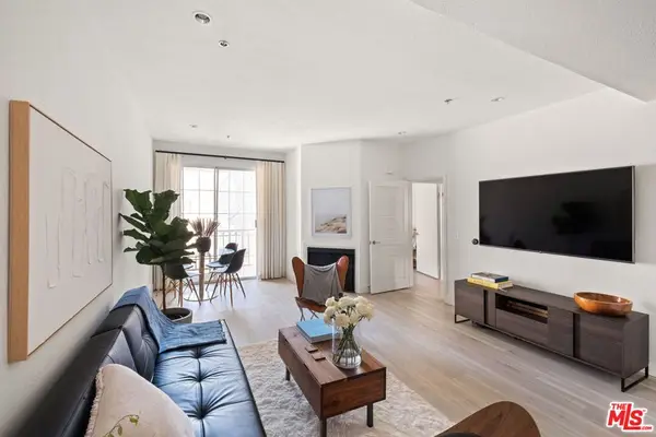 585 N Rossmore Avenue #506, Los Angeles, CA 90004