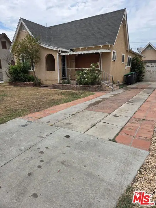 855 Palm Drive, Colton, CA 92324