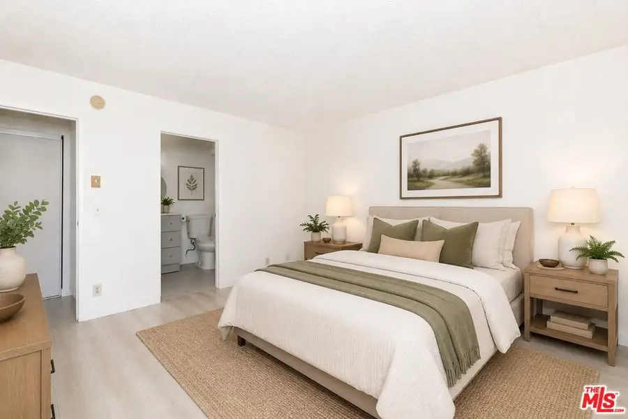 20930 Parthenia Street #207, Canoga Park, CA 91304 - #3