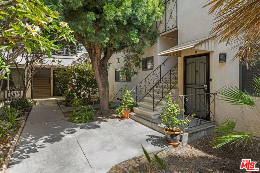1600 N Hobart Boulevard #15, Los Angeles, CA 90027 - #3