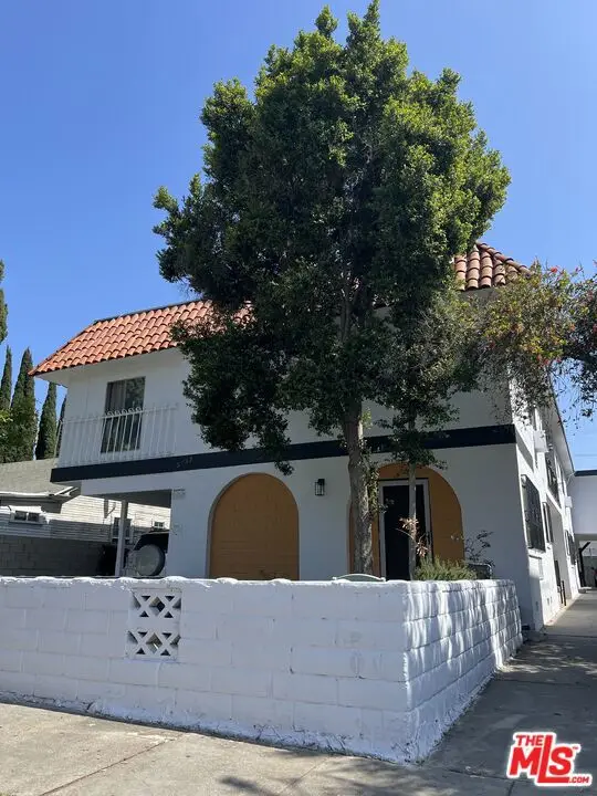 5732 Lexington Avenue, Los Angeles, CA 90038