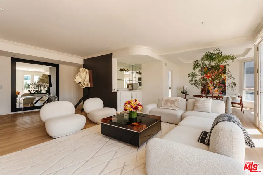 121 N Almont Drive #304, Beverly Hills, CA 90211 - #3
