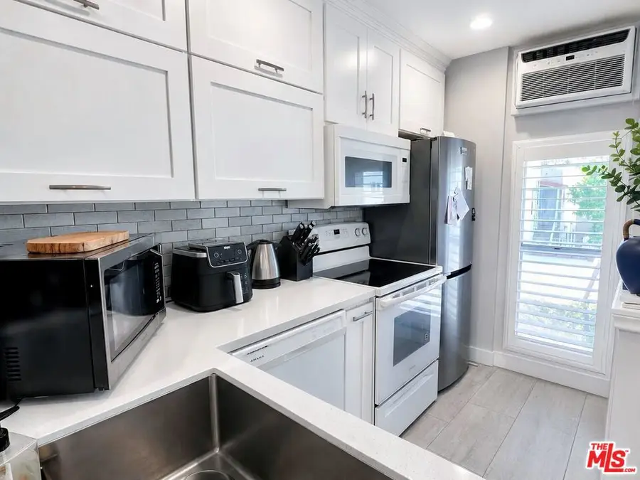6151 Orange Street #203, Los Angeles, CA 90048 - #3