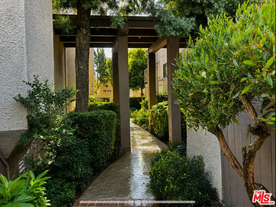 15173 Magnolia Boulevard #E, Sherman Oaks, CA 91403 - #2