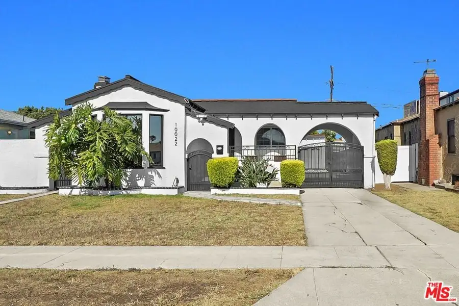 10022 S Manhattan Place, Los Angeles, CA 90047 - #2