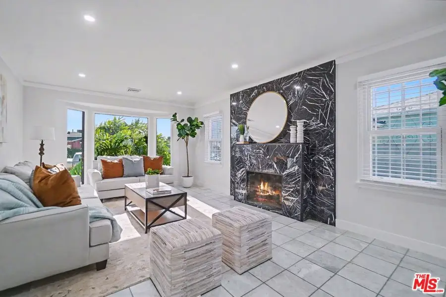 10022 S Manhattan Place, Los Angeles, CA 90047 - #3