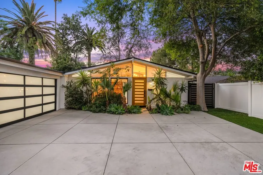 19805 Hamlin Street, Woodland Hills, CA 91367 - #2