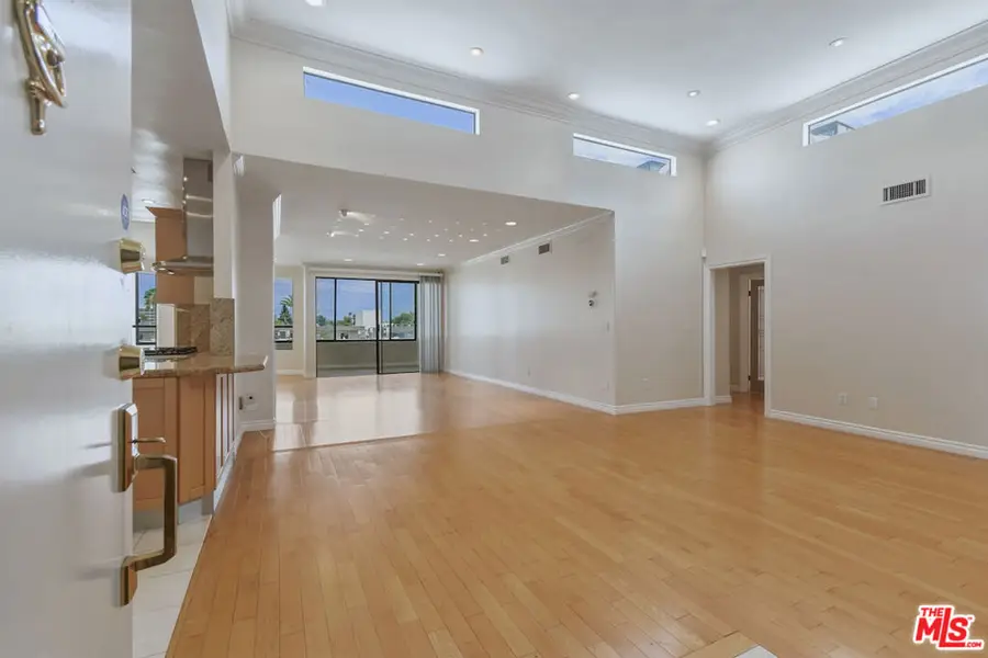 4443 Ventura Canyon Avenue #304, Sherman Oaks, CA 91423 - #3