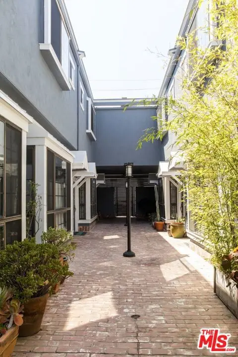 36 Navy Street #9, Venice, CA 90291 - #2