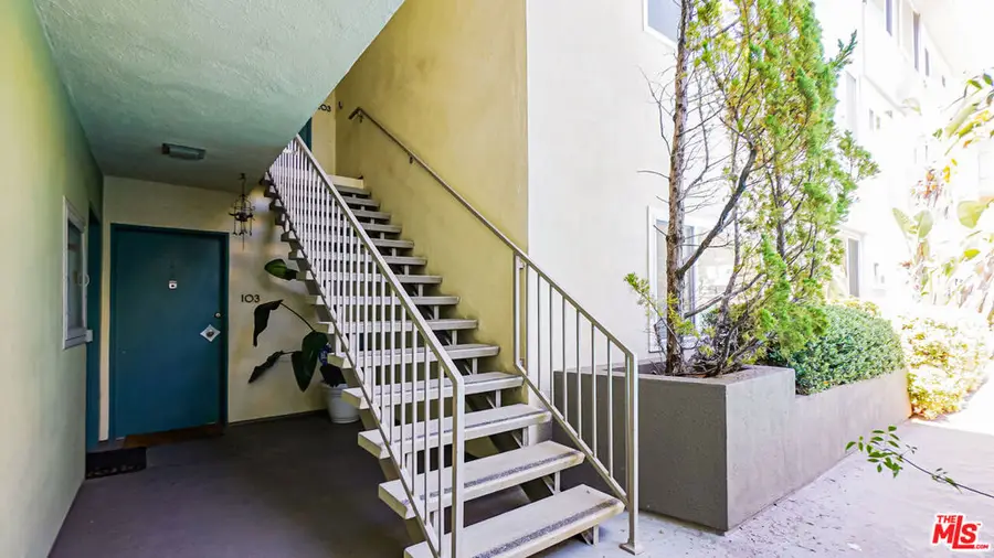 1525 N Hayworth Avenue #204, Los Angeles, CA 90046 - #3