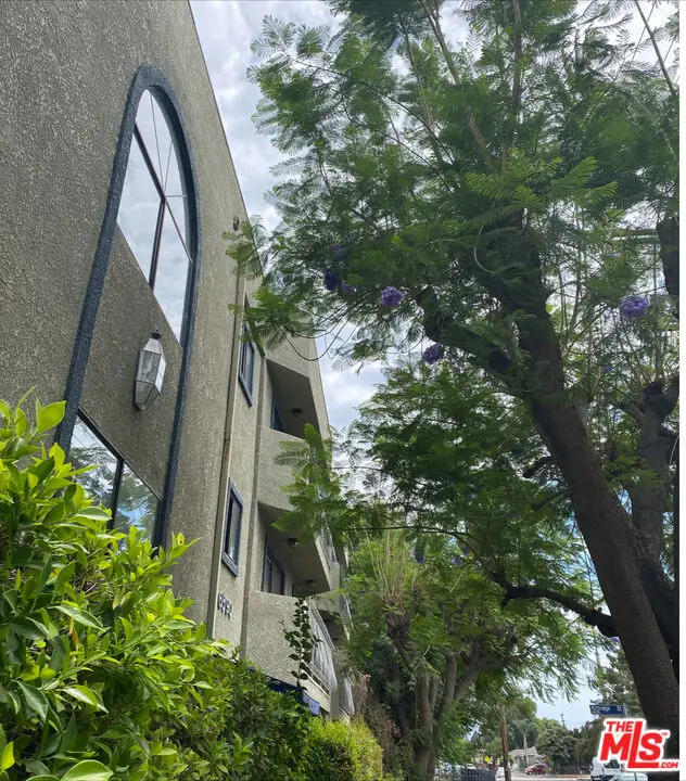 6590 Hazeltine Avenue, Van Nuys, CA 91401 - #2