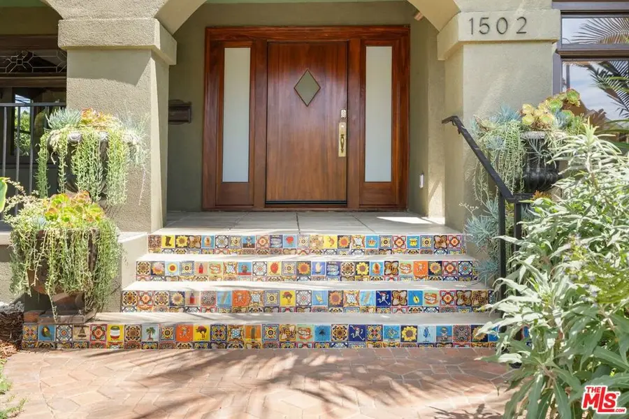 1502 S Victoria Avenue, Los Angeles, CA 90019 - #2