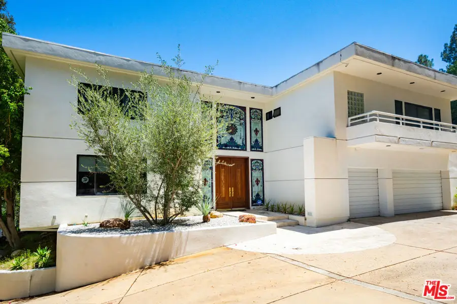 15656 Crownridge Place, Sherman Oaks, CA 91403 - #2