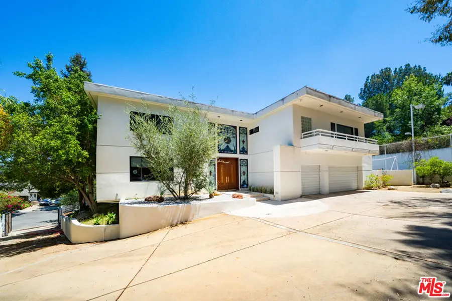 15656 Crownridge Place, Sherman Oaks, CA 91403 - #3