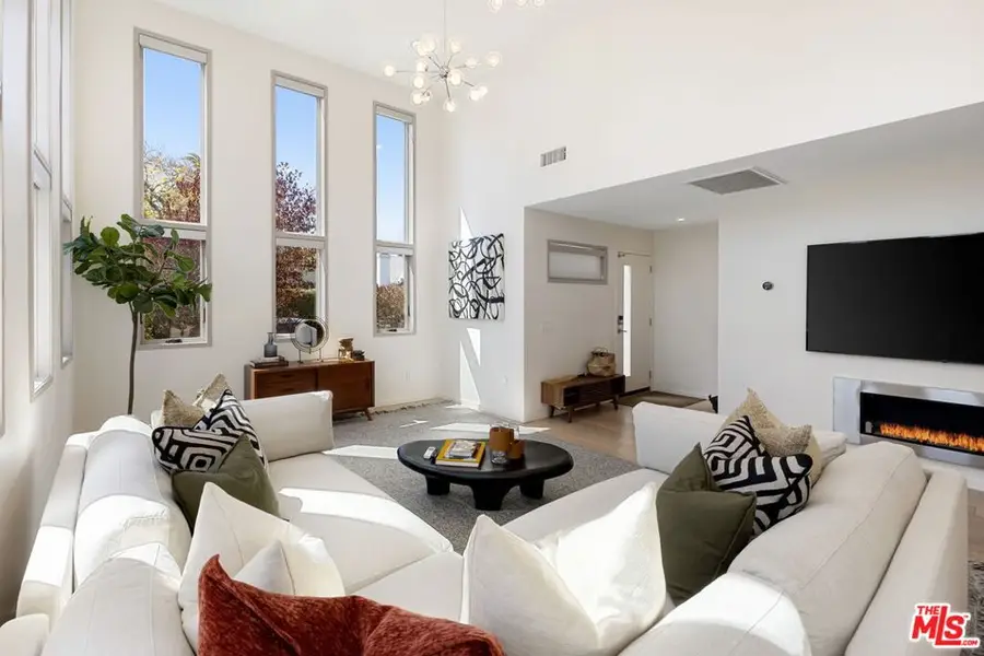 3910 Berryman Avenue, Los Angeles, CA 90066 - #2
