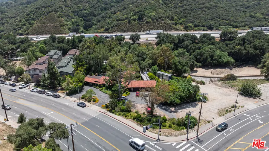 6320 Honolulu Avenue, La Crescenta, CA 91214 - #2