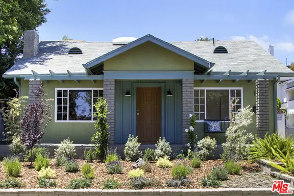 1561 Carmona Avenue, Los Angeles, CA 90019